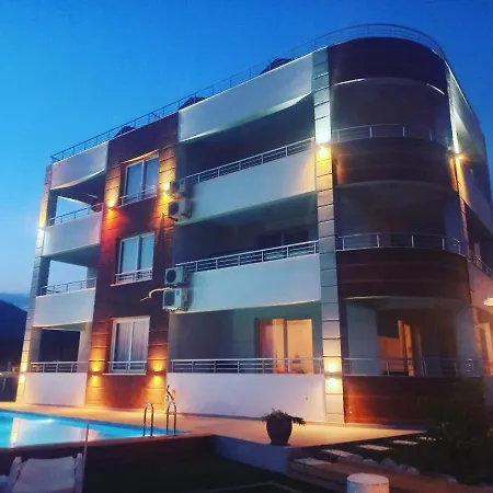 Nice With Fascinating View In Apartment *